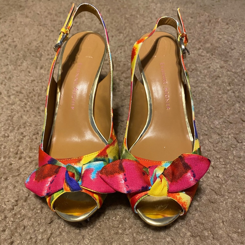 A new shoes .